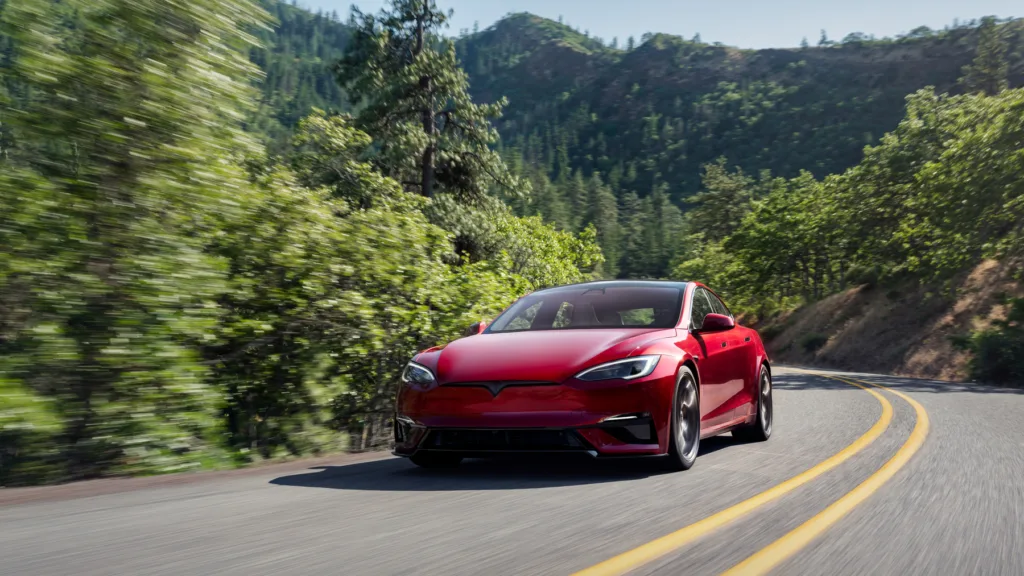 Modele S i X odświeżone. Również cenowo - Model S 68 1