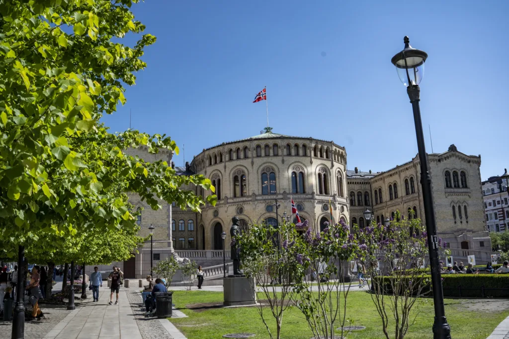 Pierwsza elektryczna śmieciarka podbija koło podbiegunowe Pierwsza elektryczna śmieciarka podbija koło podbiegunowe - Oslo 2 0055