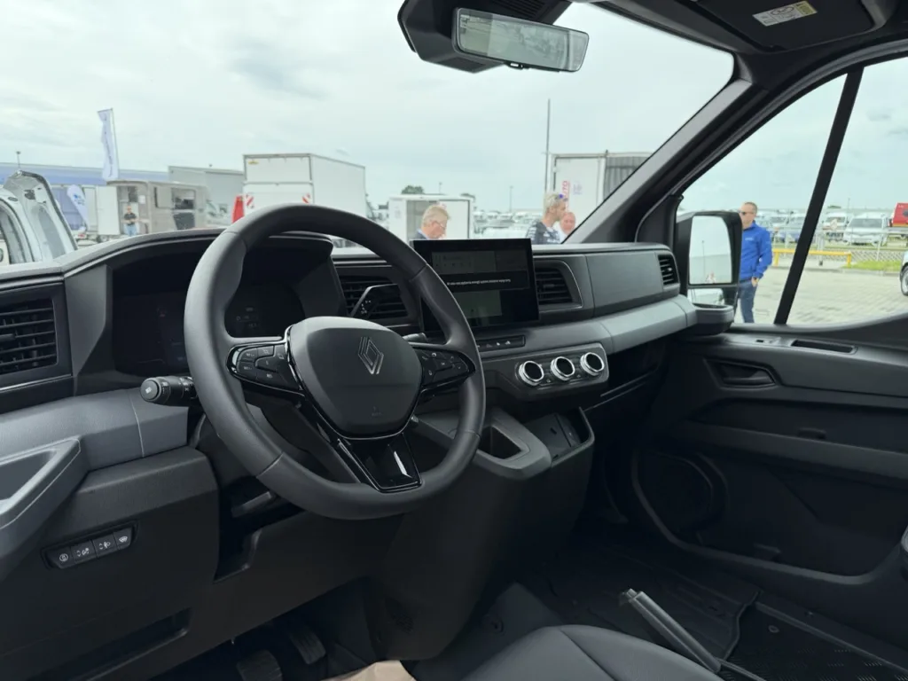 Elektryczne plany i modyfikowane samochody dostawcze Elektryczne plany i modyfikowane samochody dostawcze - renault elektryczne uzytkowe 12