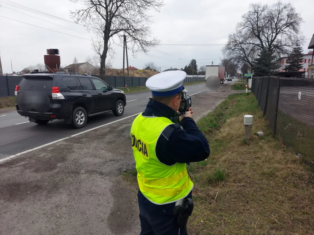 Fotoradary mają być skuteczniejsze. W tle „czarna lista” Fotoradary mają być skuteczniejsze. W tle „czarna lista” - 259 215300