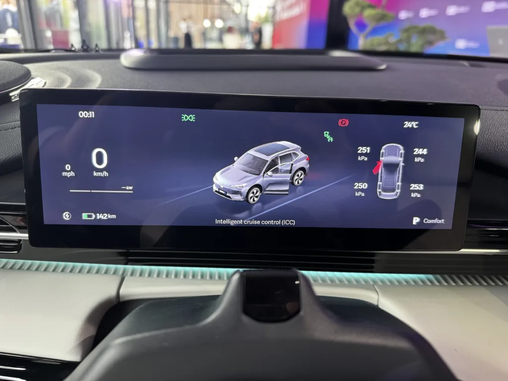 Geely EX5 oficjalnie pokazane w Polsce. Rywal Skody za 699 zł miesięcznie Geely EX5 oficjalnie pokazane w Polsce. Rywal Skody za 699 zł miesięcznie - Geely EX511