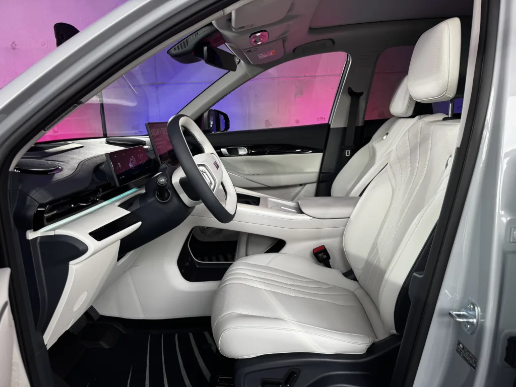 Geely EX5 oficjalnie pokazane w Polsce. Rywal Skody za 699 zł miesięcznie Geely EX5 oficjalnie pokazane w Polsce. Rywal Skody za 699 zł miesięcznie - Geely EX513