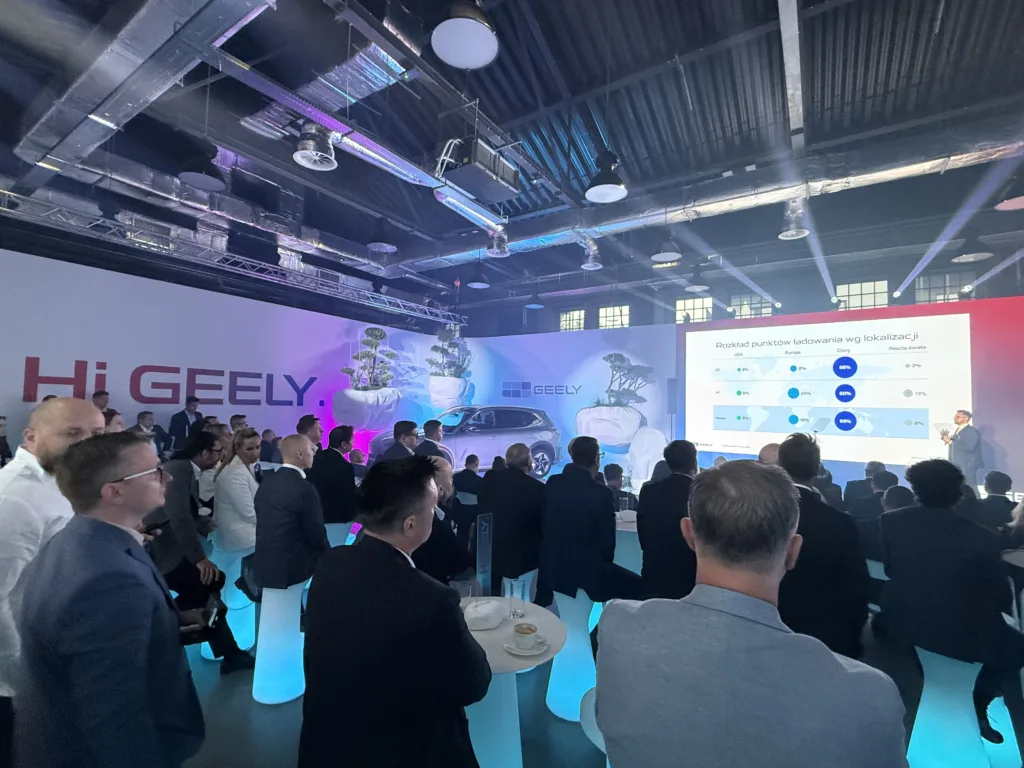 Geely EX5 oficjalnie pokazane w Polsce. Rywal Skody za 699 zł miesięcznie Geely EX5 oficjalnie pokazane w Polsce. Rywal Skody za 699 zł miesięcznie - Geely EX536