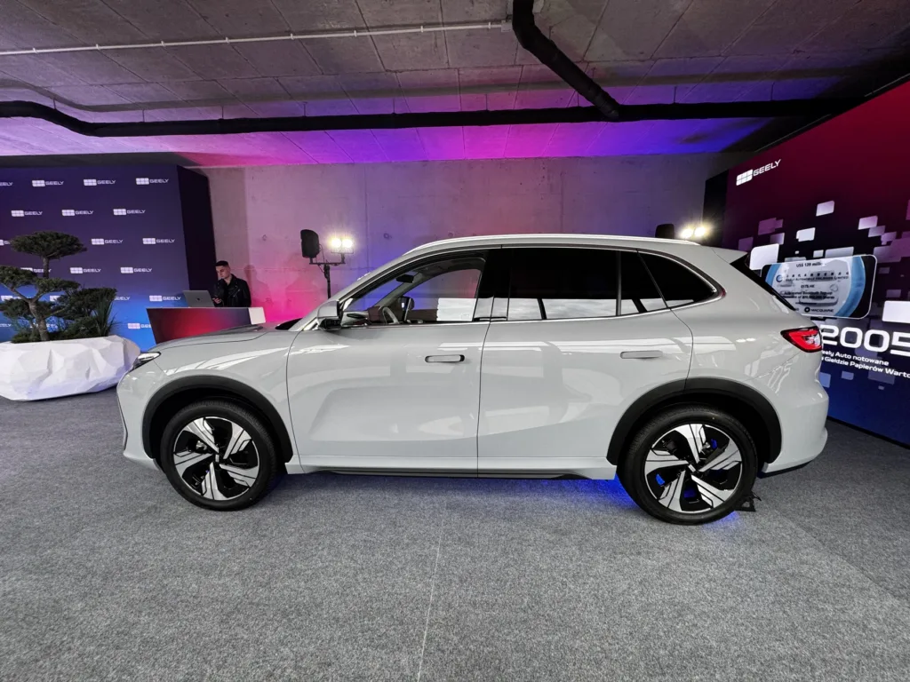 Geely EX5 oficjalnie pokazane w Polsce. Rywal Skody za 699 zł miesięcznie - Geely EX54