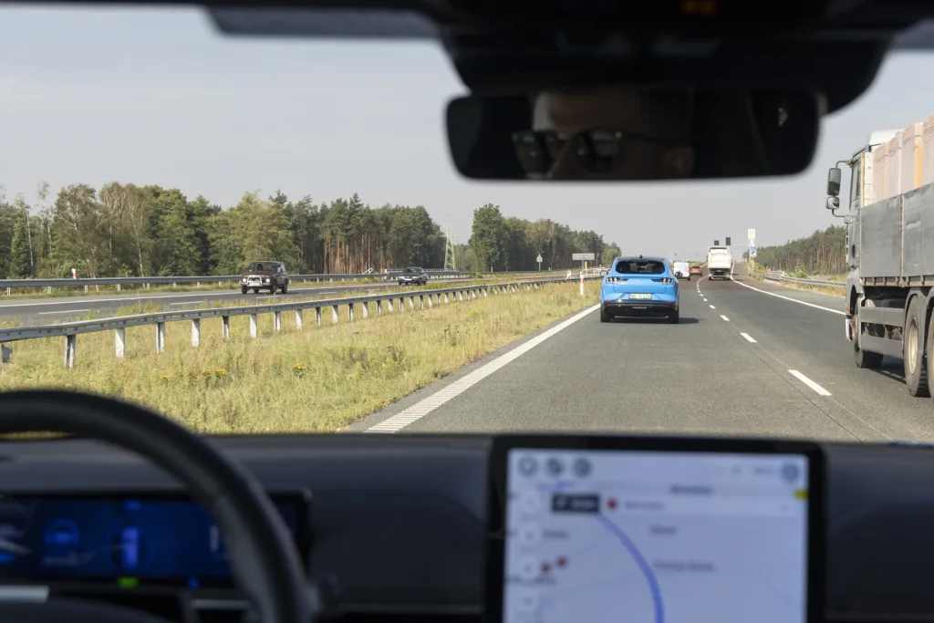GDDKiA: Zasady bezpiecznego podróżowania - bezpieczenstwo na drogach zasady fot ford
