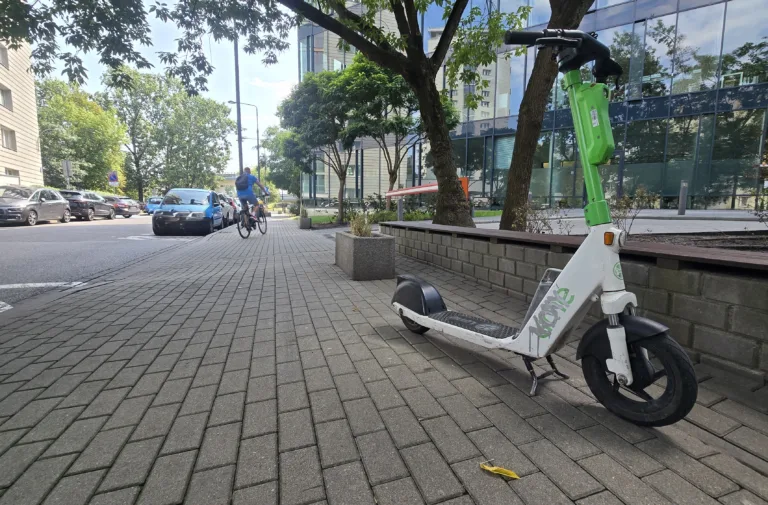 Wszystkie wiadomości - kaski hulajnogi rowery fot epl