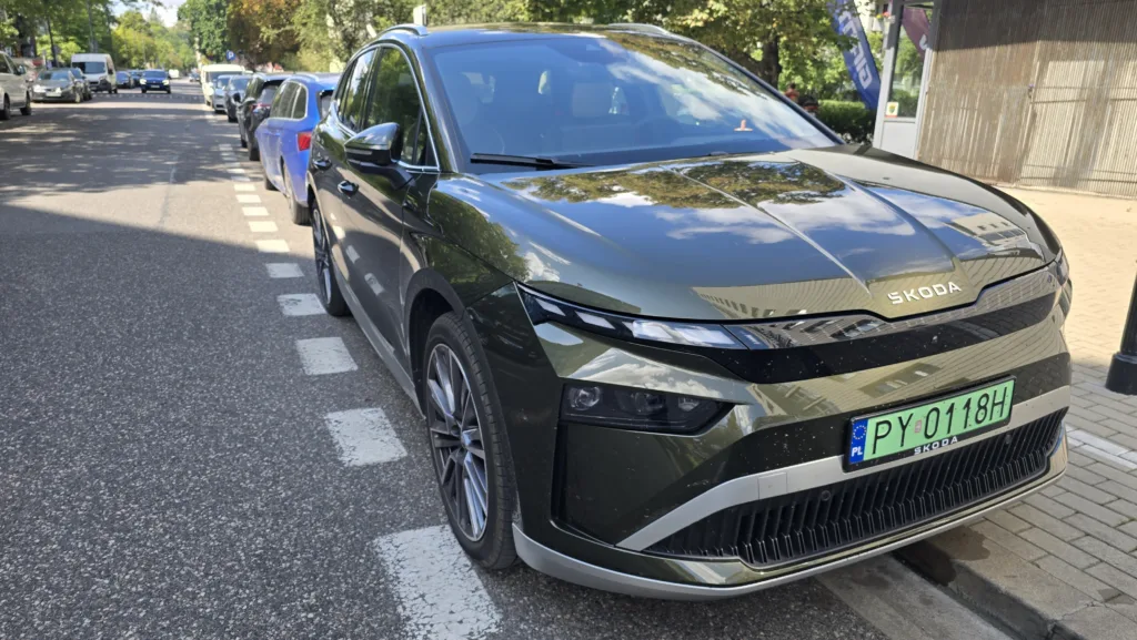 Samochód elektryczny, a przyczepa. Czy da się holować? - 20250804 114243