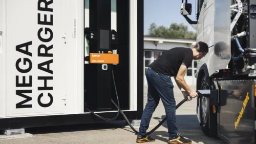Wszystkie wiadomości - Ladowarka Megawatt Charger E LKW DesignwerkTechnolo 1 gies AG 09