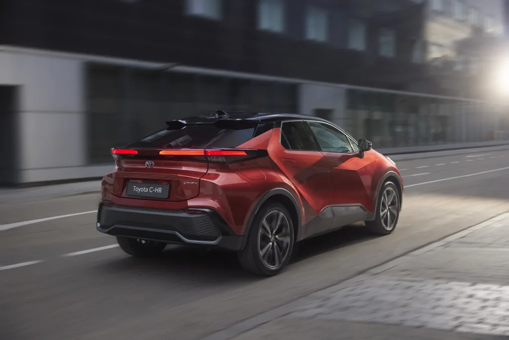 C-HR plug-in: Hybrydowy model pierwszego wyboru od Toyoty - Toyota C HR sprzedaz lipiec