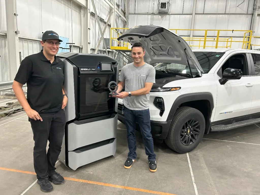 Chevrolet Silverado EV z zasięgowym rekordem świata - gm rekord 3