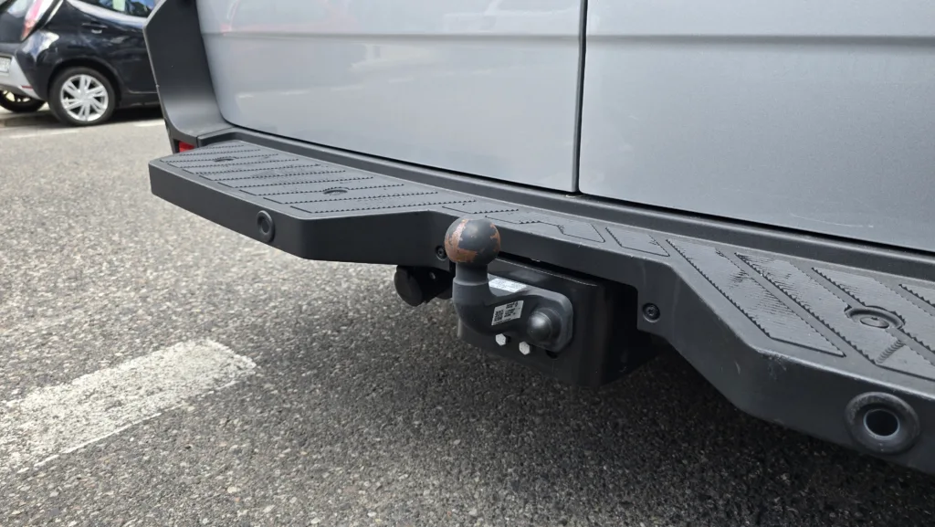 Samochód elektryczny, a przyczepa. Czy da się holować? - hak holowniczy renault foto epl 1