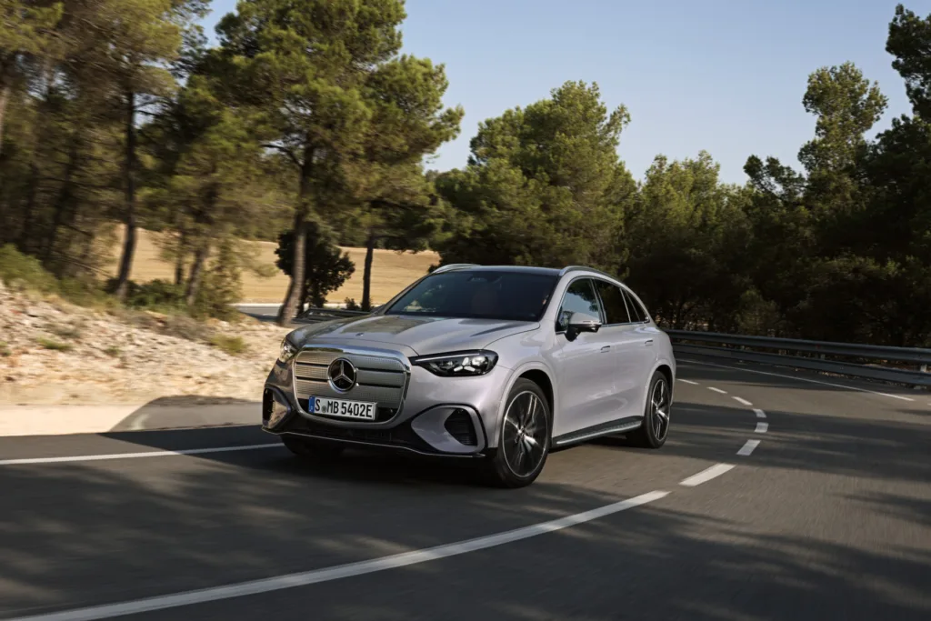 Mercedes z dwukierunkowym ładowaniem - 1920 25c0225 011