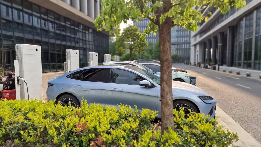 Rynek EV: Sprzedaż „elektryków” rośnie, choć nierównomiernie Rynek EV: Sprzedaż „elektryków” rośnie, choć nierównomiernie - 20250423 151734