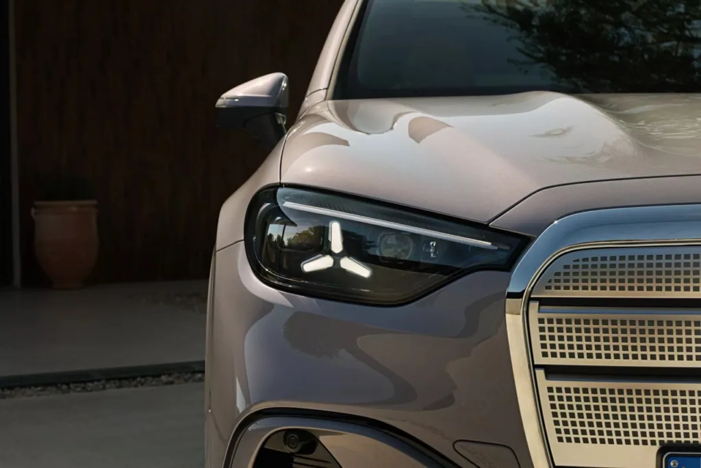 Mercedes GLC w elektrycznej odmianie. Witamy wersję EQ Technology - 2026 Mercedes Benz GLC with EQ Technology 18 Duzy