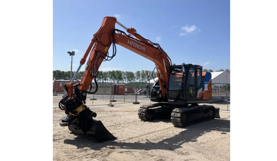 Rotterdam z Hitachi i bez diesla. Wodór zmienia place budowy - hyflex powered hitachi construction machinery ze135 1200x700 1