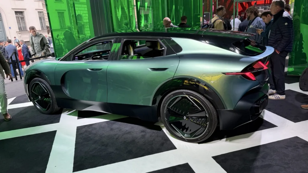 IAA Mobility: Elektromobilne premiery z Europy - renault embleme