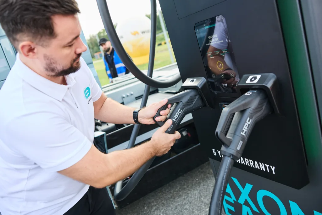 Oczekiwanie na refundację skutecznie położyło program dopłat do eHDV - MAN M1 15 12 42 43 MR6 8997