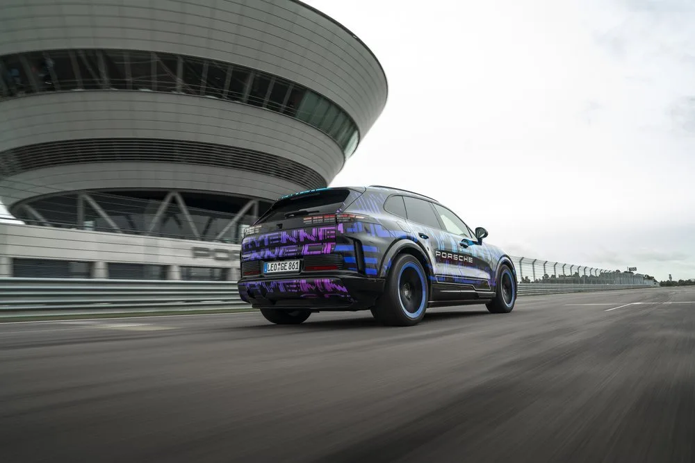 Widziałem na żywo nowe elektryczne Porsche Cayenne. Choć zaskakuje innowacjami, Chiny mogą spać spokojnie -