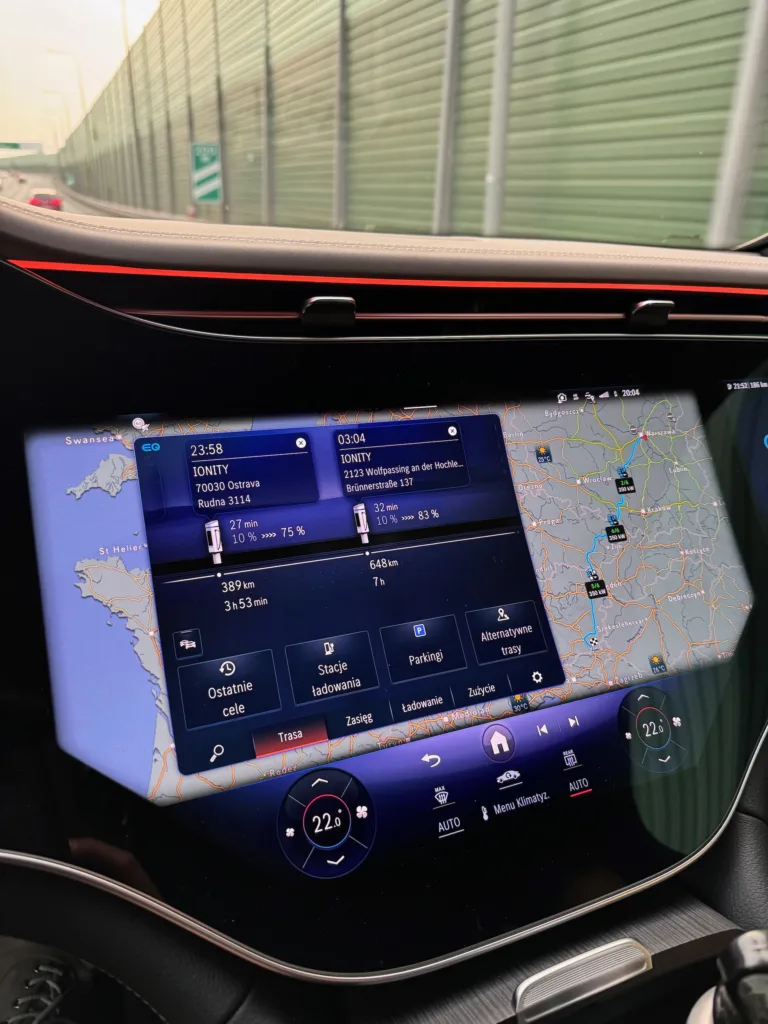 Mercedes EQE 500 4Matic SUV – BEV w niczym nie odstaje od PHEV-a - Mercedes EQE 500 4Matic SUV 2 – nawigacja plan ladowania