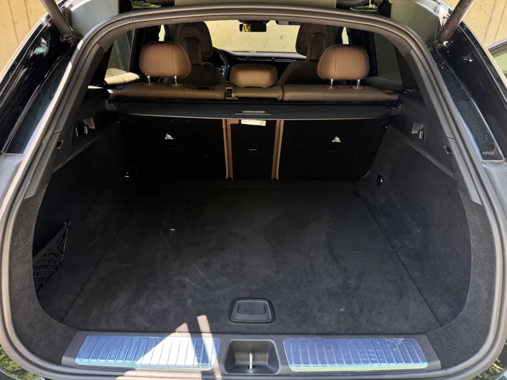 Mercedes EQE 500 4Matic – bagażnik