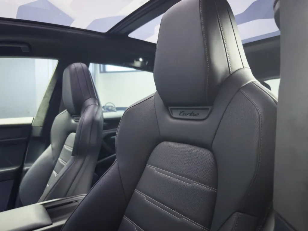 Widziałem na żywo nowe elektryczne Porsche Cayenne. Choć zaskakuje innowacjami, Chiny mogą spać spokojnie - Porsche Cayenne 10