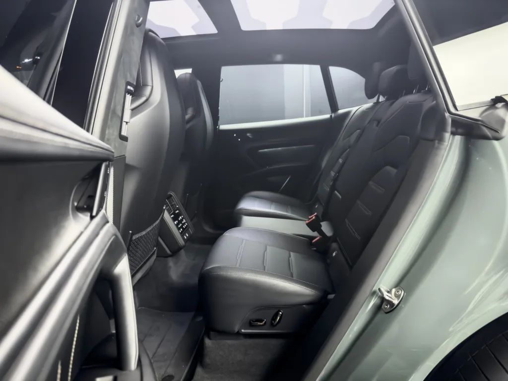 Widziałem na żywo nowe elektryczne Porsche Cayenne. Choć zaskakuje innowacjami, Chiny mogą spać spokojnie - Porsche Cayenne 13