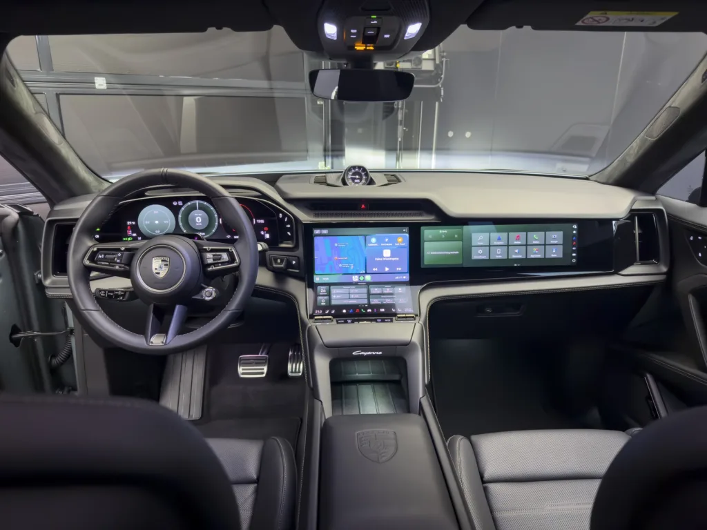 Widziałem na żywo nowe elektryczne Porsche Cayenne. Choć zaskakuje innowacjami, Chiny mogą spać spokojnie - Porsche Cayenne 4 1