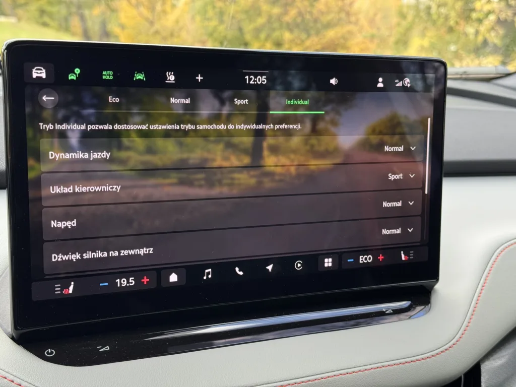 Skoda Elroq to funkcjonalny i poręczny SUV „w sam raz”. Z jednym „ale” - Skoda Elroq 14