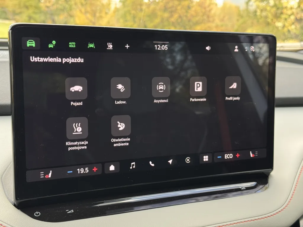 Skoda Elroq to funkcjonalny i poręczny SUV „w sam raz”. Z jednym „ale” - Skoda Elroq 16