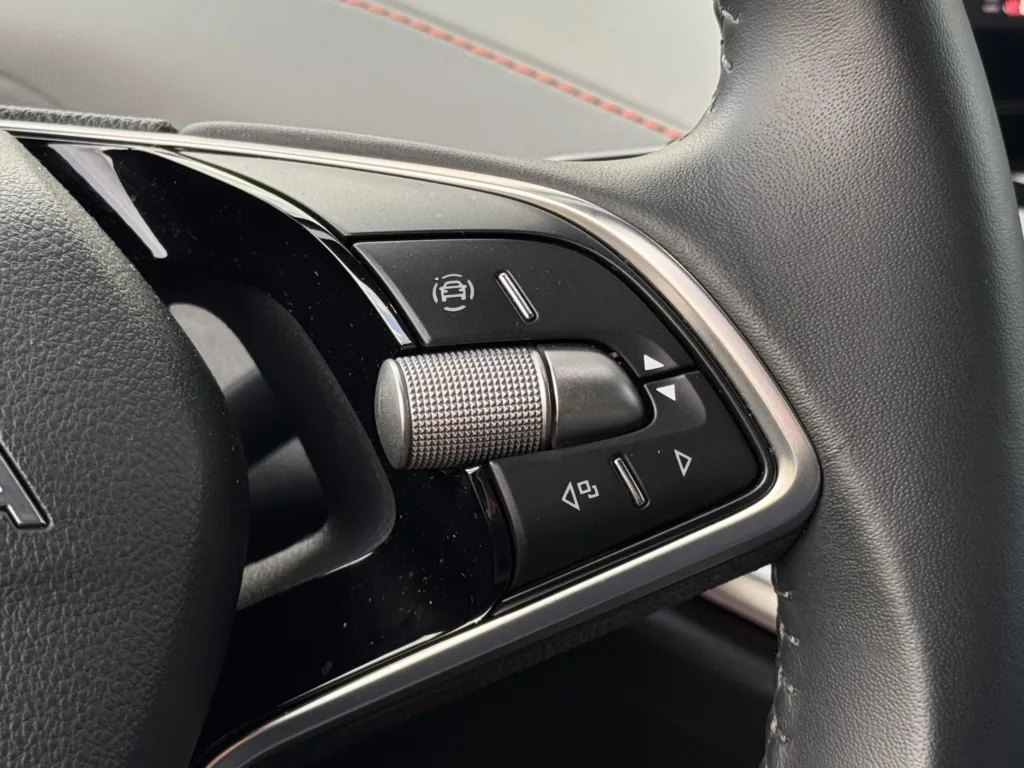 Skoda Elroq to funkcjonalny i poręczny SUV „w sam raz”. Z jednym „ale” - Skoda Elroq 31