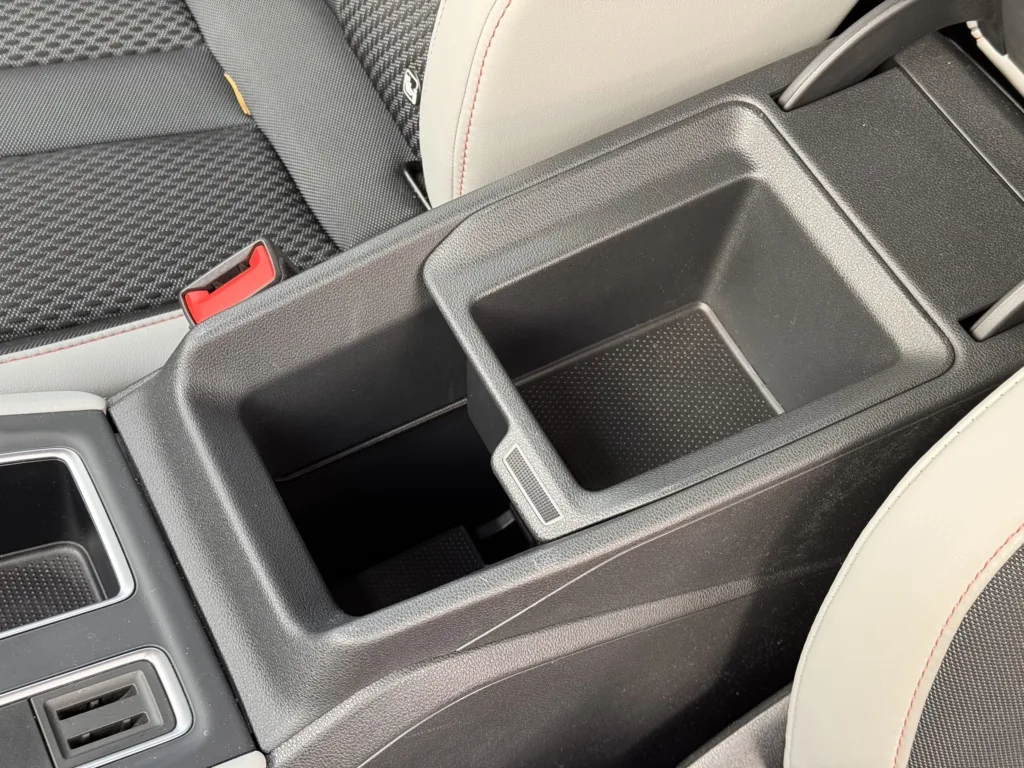 Skoda Elroq to funkcjonalny i poręczny SUV „w sam raz”. Z jednym „ale” - Skoda Elroq 39