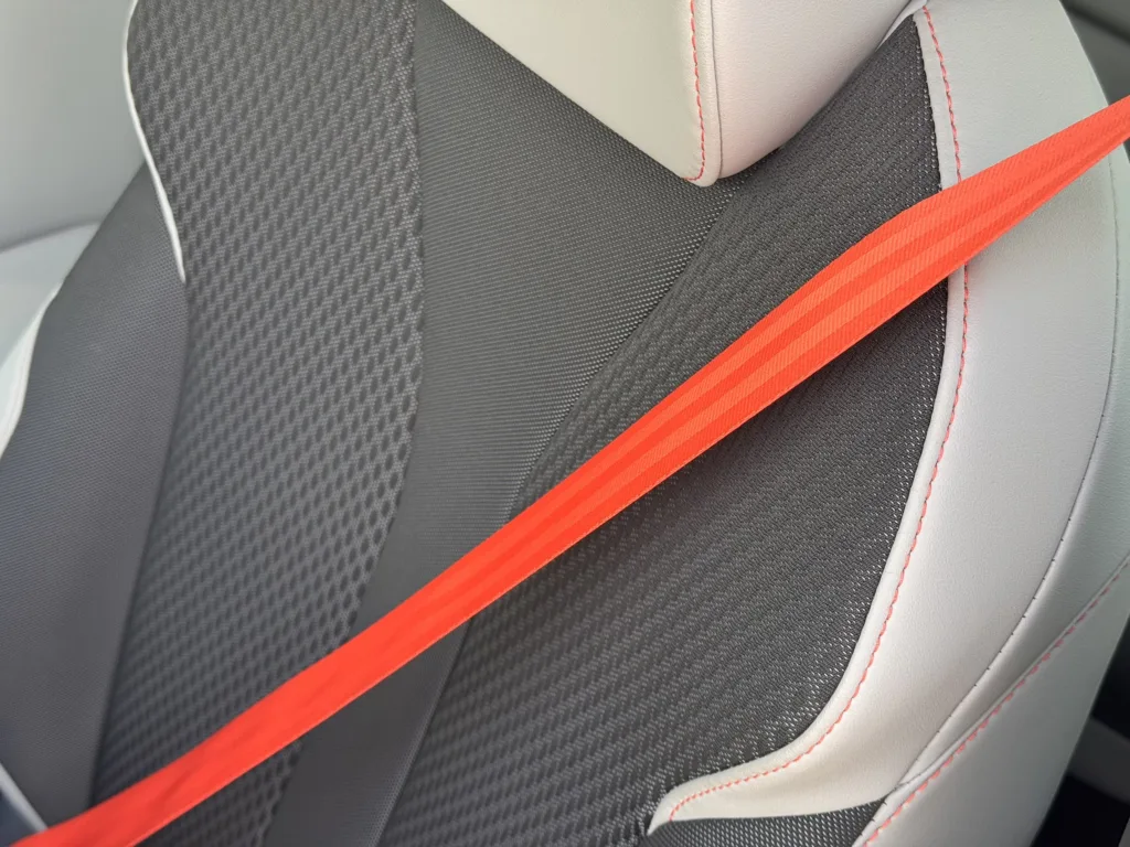 Skoda Elroq to funkcjonalny i poręczny SUV „w sam raz”. Z jednym „ale” - Skoda Elroq 45