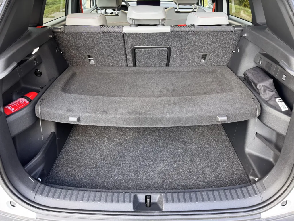 Skoda Elroq to funkcjonalny i poręczny SUV „w sam raz”. Z jednym „ale” - Skoda Elroq 52