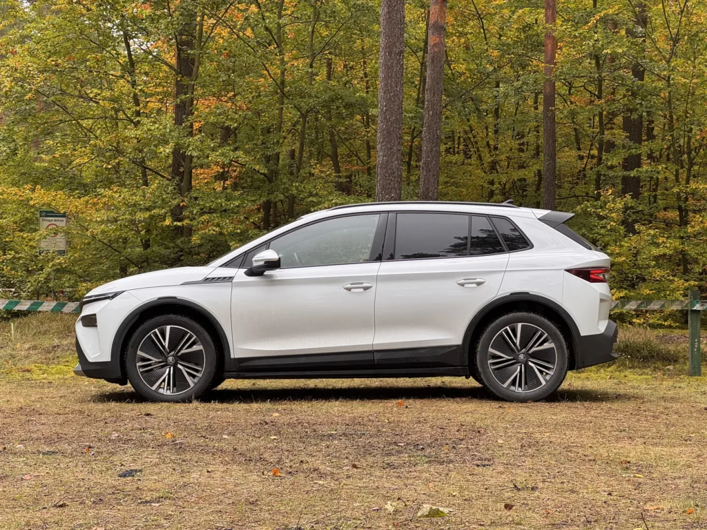 Skoda Elroq to funkcjonalny i poręczny SUV „w sam raz”. Z jednym „ale” - Skoda Elroq 61