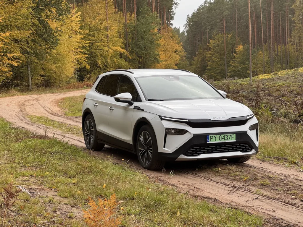 Skoda Elroq to funkcjonalny i poręczny SUV „w sam raz”. Z jednym „ale” - Skoda Elroq 64