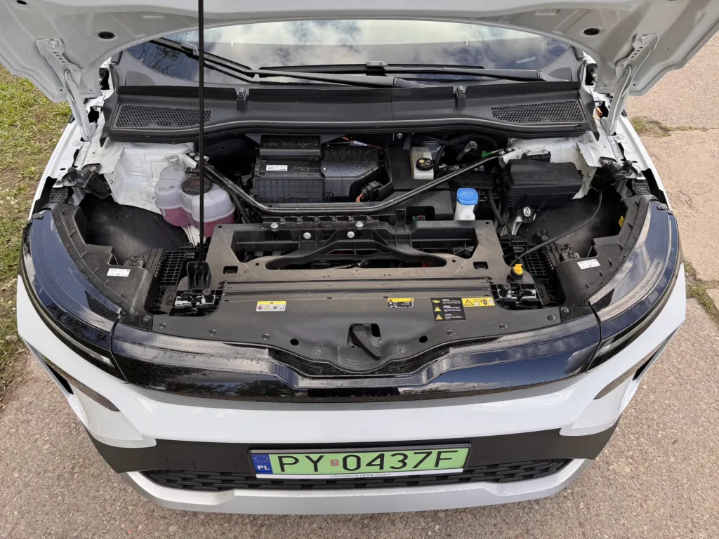 Skoda Elroq to funkcjonalny i poręczny SUV „w sam raz”. Z jednym „ale” - Skoda Elroq 8