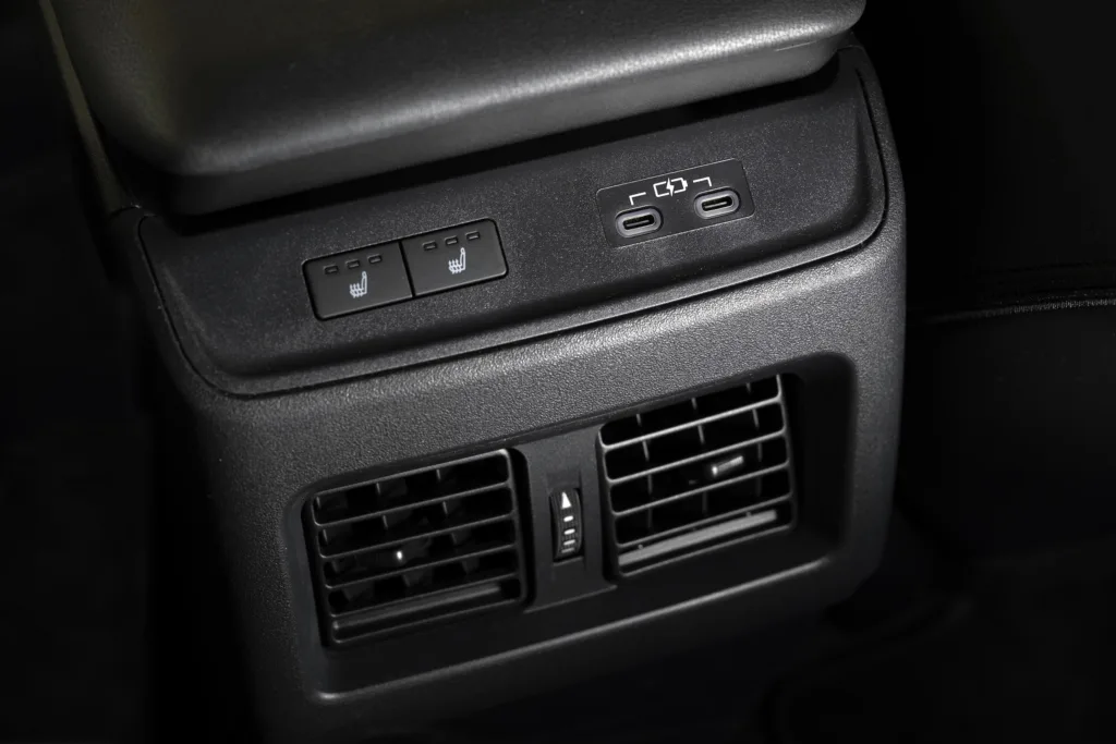 Zażyłem nowych Subaru Uncharted i Solterra w pigułce. To kontynuacja leczenia porajdowego „kaca” - Subaru Uncharted AWD Black 5