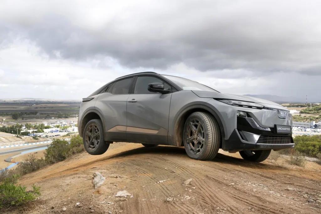 Zażyłem nowych Subaru Uncharted i Solterra w pigułce. To kontynuacja leczenia porajdowego „kaca” - Subaru Uncharted AWD Grey 21