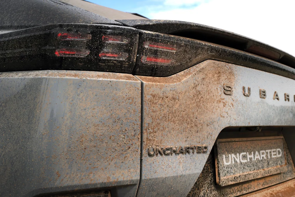 Zażyłem nowych Subaru Uncharted i Solterra w pigułce. To kontynuacja leczenia porajdowego „kaca” - Subaru Uncharted AWD Grey 30