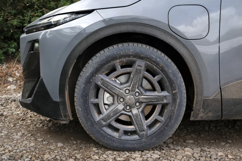 Zażyłem nowych Subaru Uncharted i Solterra w pigułce. To kontynuacja leczenia porajdowego „kaca” - Subaru Uncharted AWD Grey 31