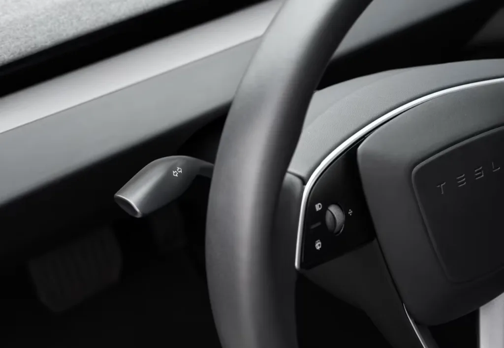 Tesla Model 3 i Model Y z nowymi ulepszeniami. Większy zasięg i lepsza funkcjonalność Tesla