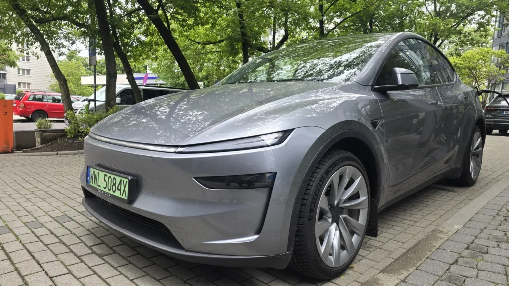 Auta elektryczne rosną w siłę. Rekord? Wzrost o niemal 50 tys. procent! To niestety efekt niskiej bazy - Tesla wraca na szczyt 1