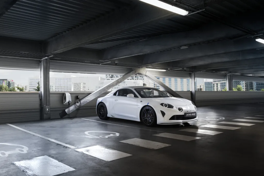 Alpine A110: Kultowe coupé żegna silnik spalinowy i wkracza w elektryczną erę - a110 e ternite koncept 1