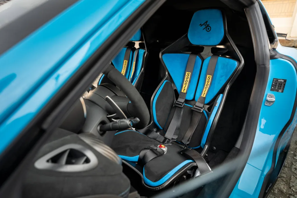 Alpine A110: Kultowe coupé żegna silnik spalinowy i wkracza w elektryczną erę - alpine a110 benzynowe odchodzi 3