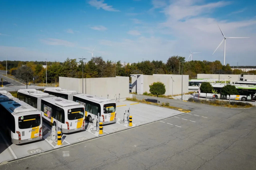 Ekoenergetyka elektryfikuje z powodzeniem region Beneluksu - e bus benelux spie delijn ekoeneregtyka cover