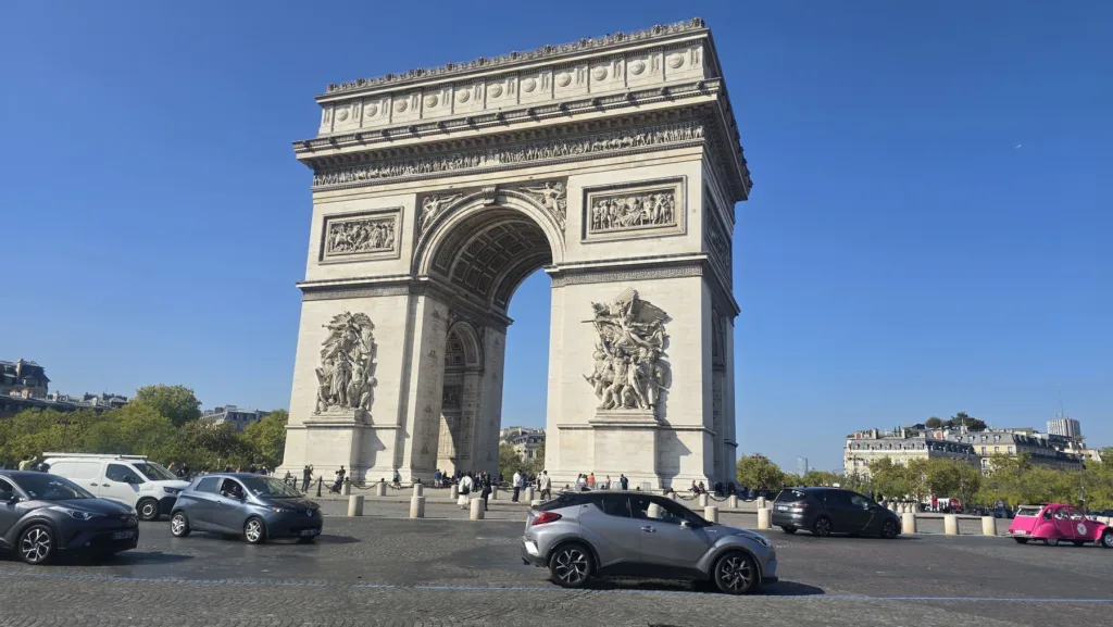 Francuski leasing społeczny podbija rynek. Elektryki za 100 euro miesięcznie Francuski leasing społeczny podbija rynek. Elektryki za 100 euro miesięcznie - francuski leasing 2