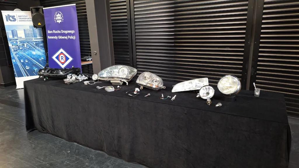 Kampania ITS i policji ruszyła. Stacje diagnostyczne przeprowadzą darmowe kontrole - lampy