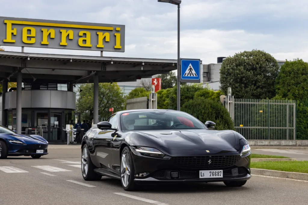 Elektryczne plany Ferrari. Tempo dostosowane do popytu - plany ferrari 2025