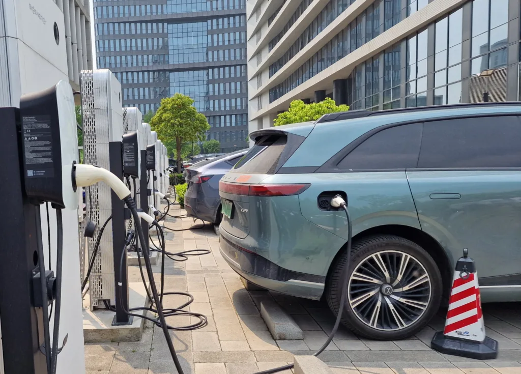 Chiny we wrześniu sprzedały 1,6 mln „elektryków” - sprzedaz w chinach wrzesien 2025