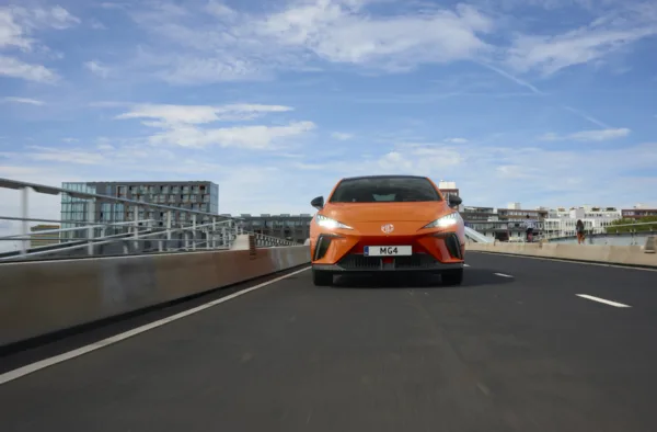 Testy i opinie - 1 MG szykuje miejskie auto